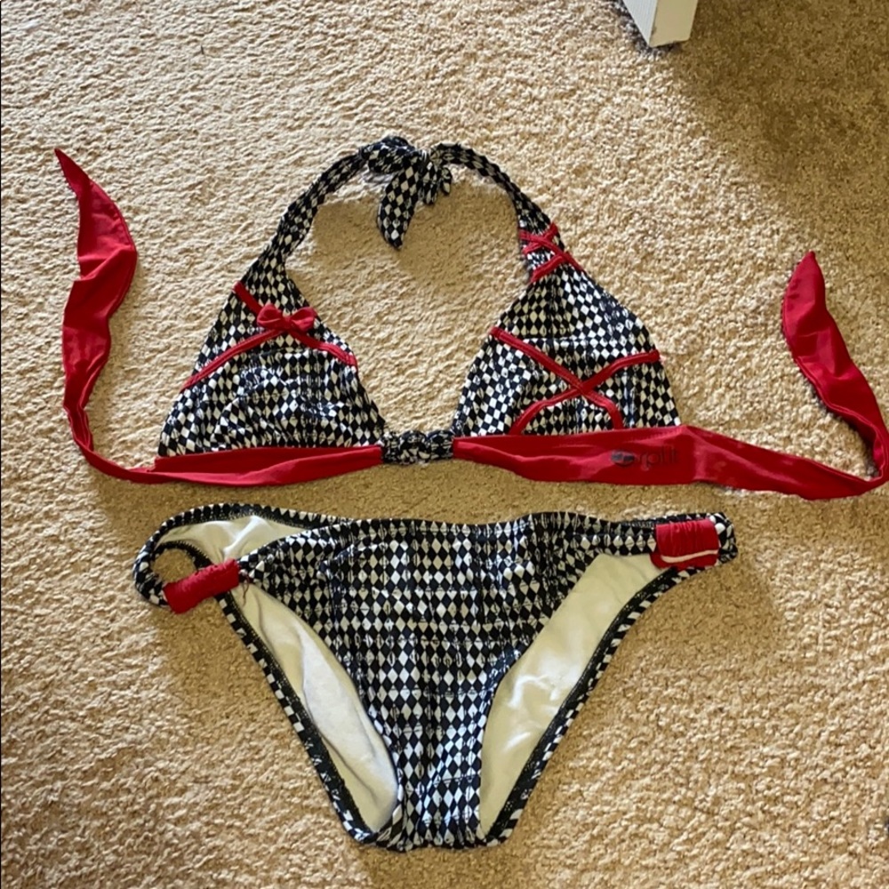 Split Bikini